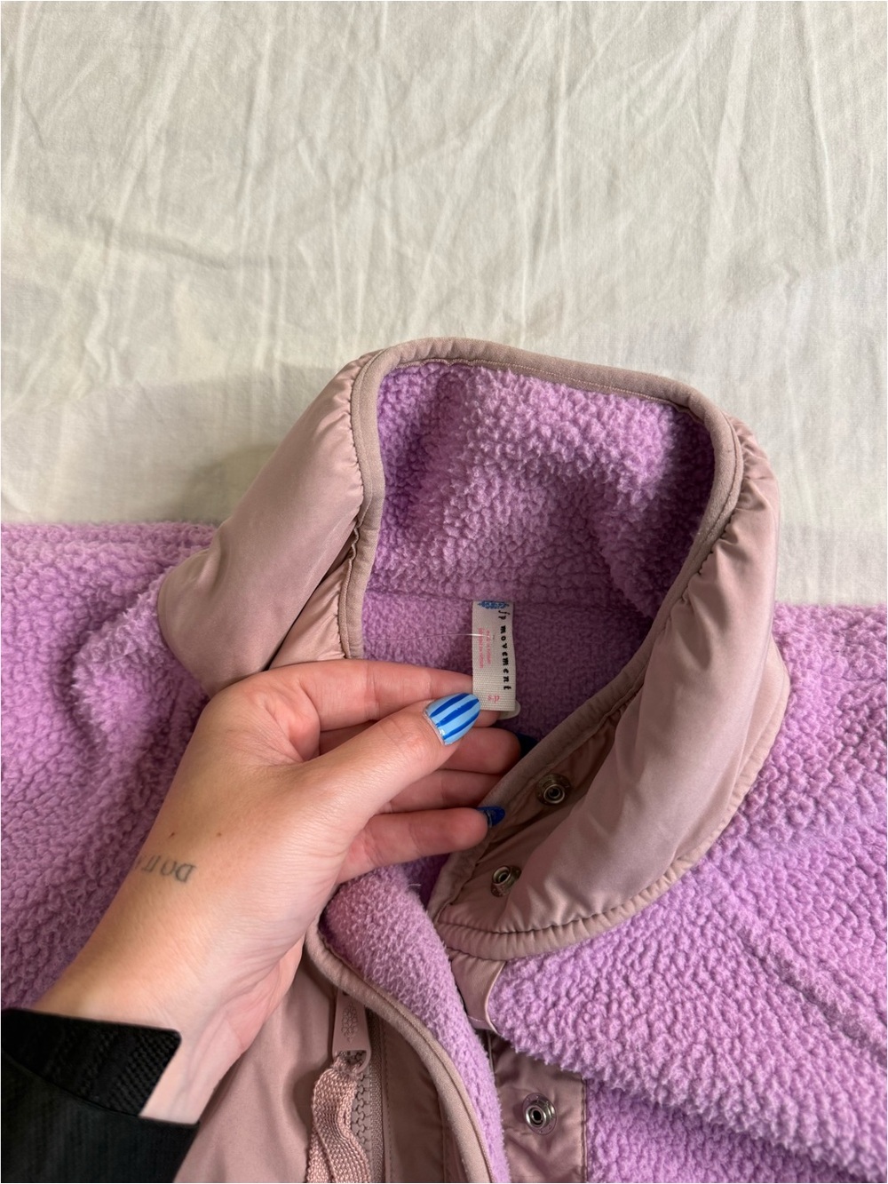 Women’s Lavender Sherpa Jacket with Contrast Pouch - Picture 3 of 4